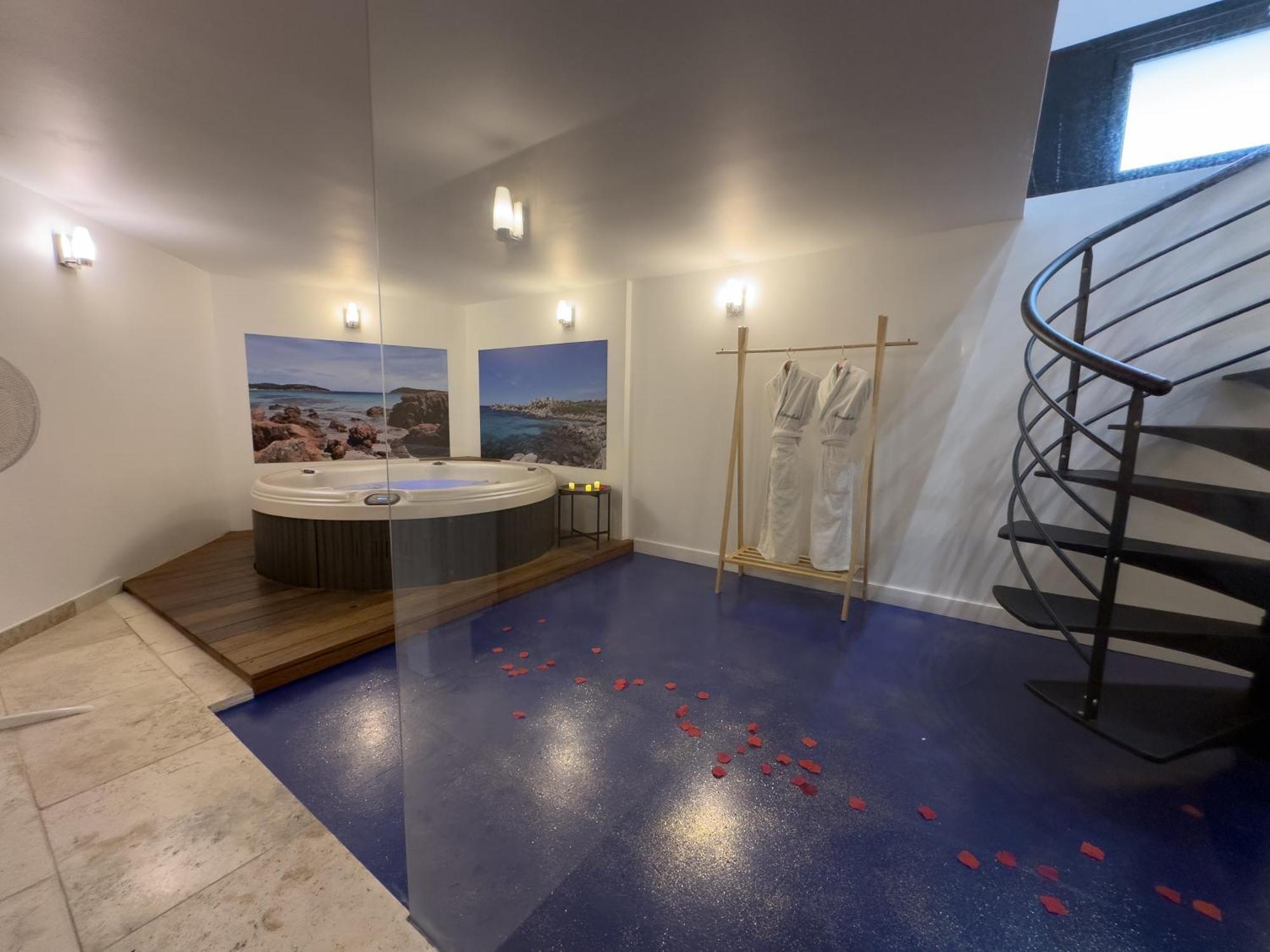 Mieuxqualhotel Jacuzzi Privatif La Parenthese Bordeaux Exterior foto
